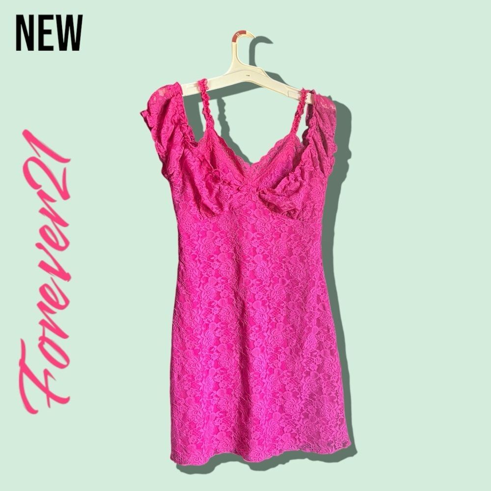 New NWT Forever 21 Pink Lace Mini Dress - Small
